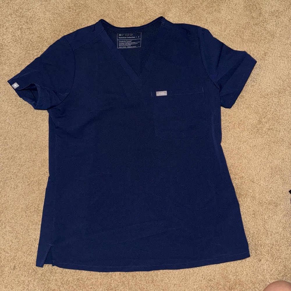 Catarina One Pocket Scrub Top size S in color navy